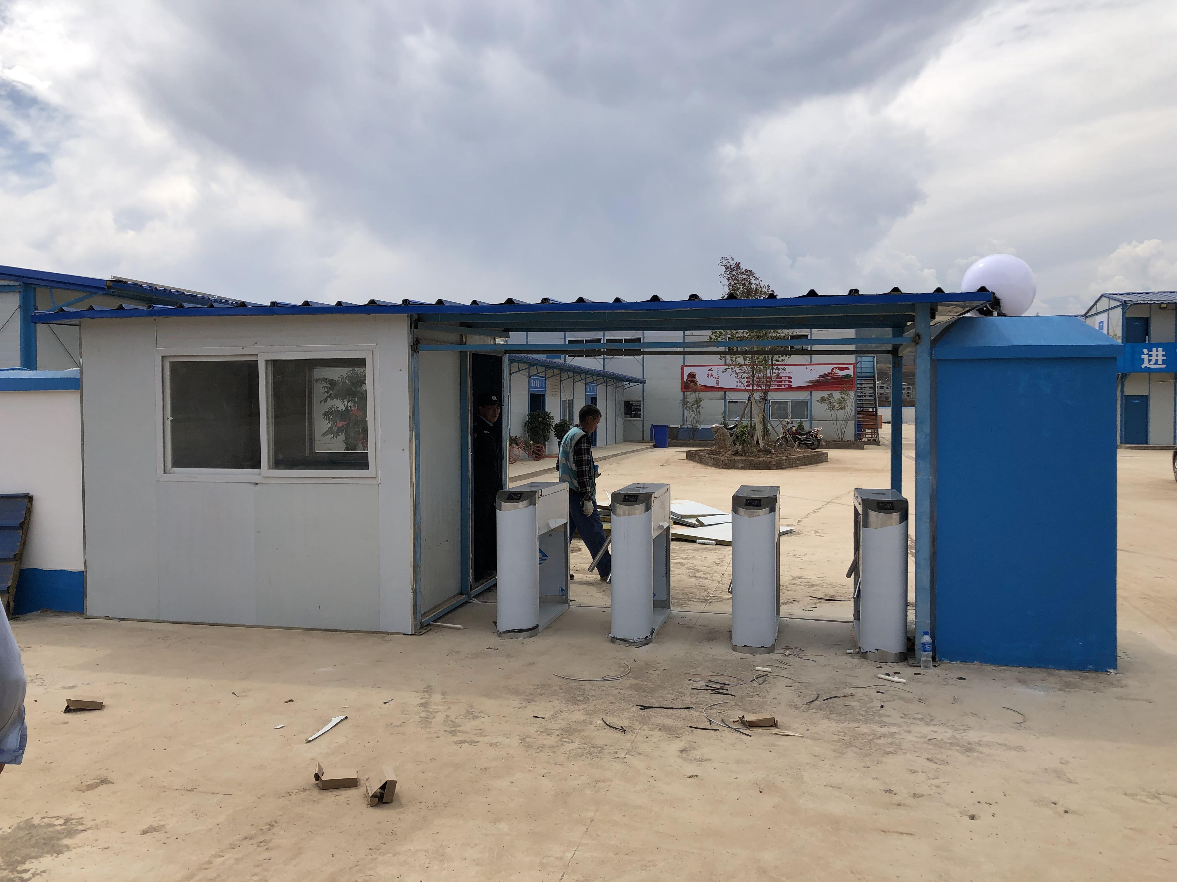 靜安新區(qū)中國(guó)建業(yè)4局人行通道施工